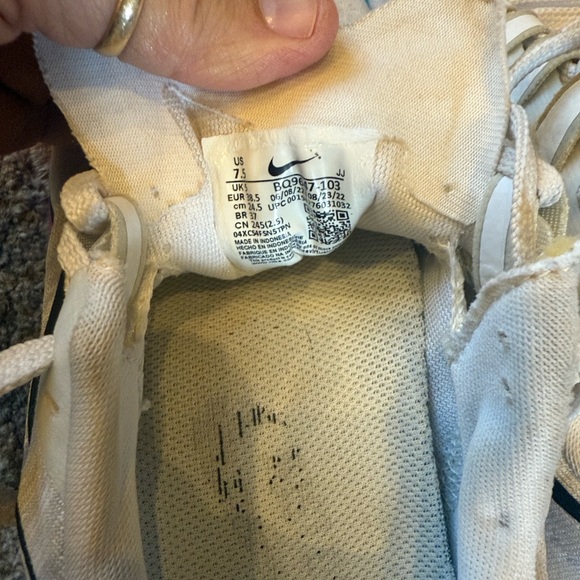 Nike Pegasus Multi colored athletic shoe- Women’s 7.5 - Picture 11 of 11